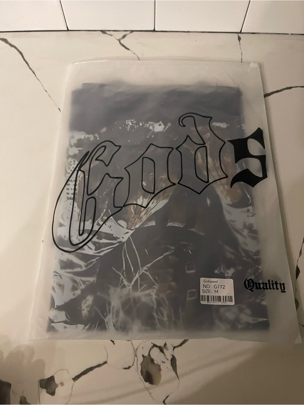 Men’s Graphic Design Tee Size M. - Picture 3 of 6
